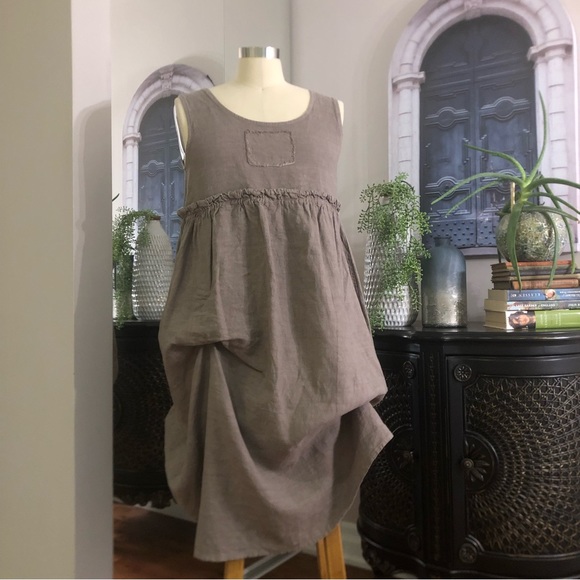 Talia Benson oversized Light brown 100% Linen dress
Made in Italy. Size medium - Picture 3 of 7